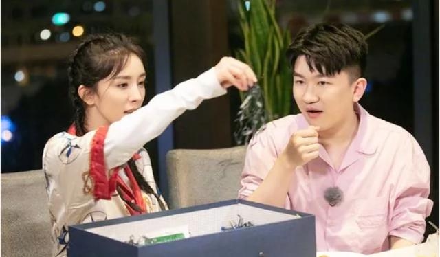 一句|杨幂又怼人了 一句“凭什么要别人了解你的辛苦”让张大大脸都黑了