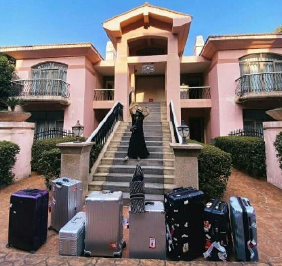 《乘风破浪》未播先火，细品姐姐们“扯头花”