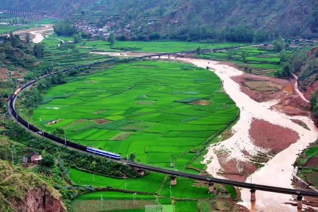 通车半个世纪的成昆铁路，为什么堪称“神话”？