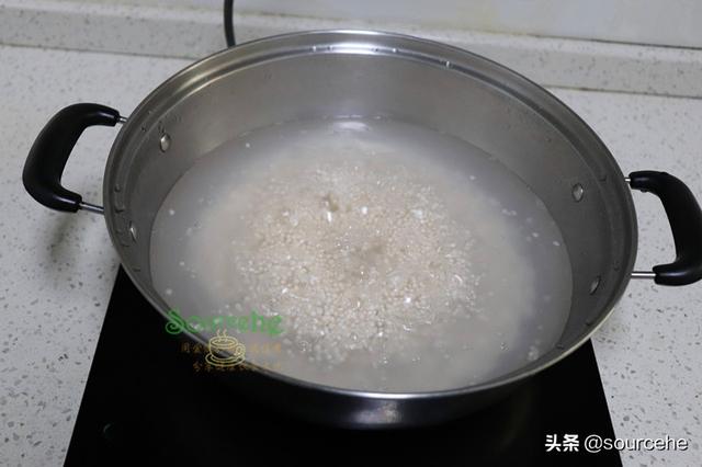煮西米露时多加一步，5分钟就煮熟无白点，晶莹剔透，冰爽解渴