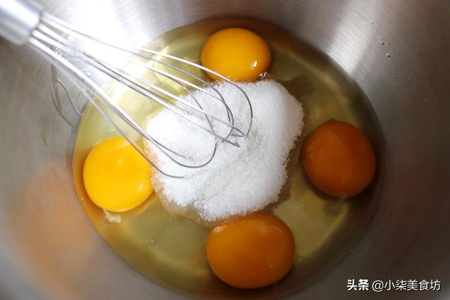教你电饭锅蛋糕做法，掌握3个要领，不塌陷不回缩，保证一次成功