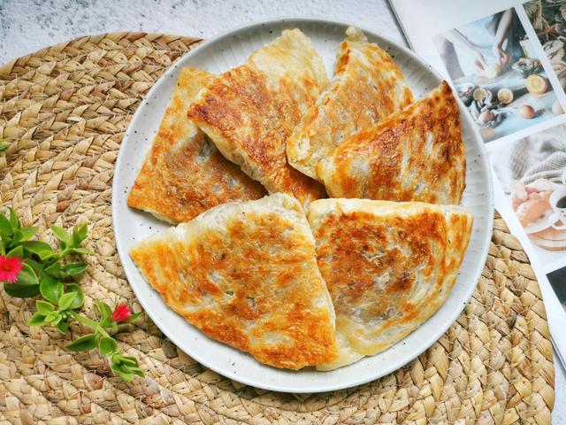 免揉面，适合早餐吃的酥皮馅儿饼，10分钟出锅，厨房小白秒变大厨