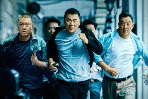 快进着看完《三叉戟》，我默默的给打了两分