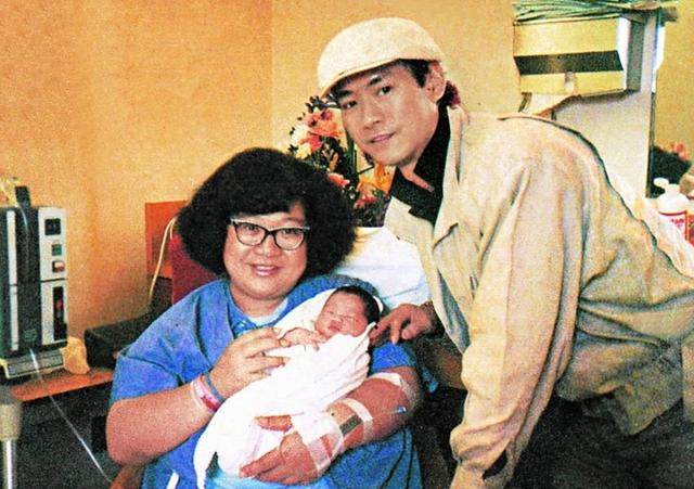 1979年，赵雅芝被查出怀孕，几天后沈殿霞冲进剧