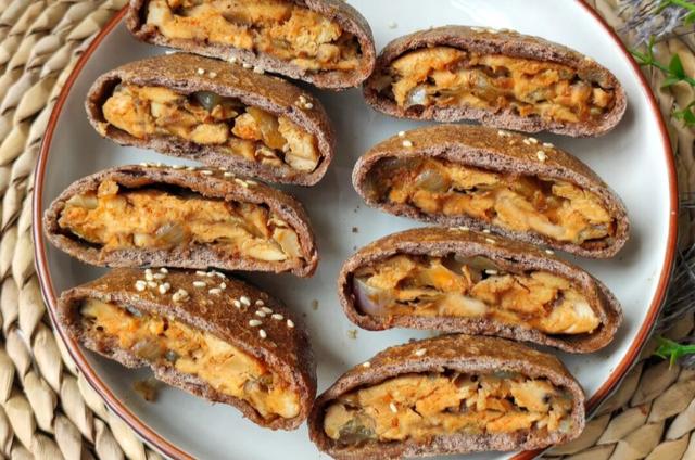 低卡耐饿的全麦鸡肉馅饼，外焦里嫩巨好吃，全麦粉越嚼越香