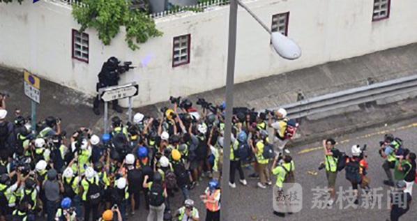 警察是“黑警”？香港监警会调查报告揭露“仇警”谣言