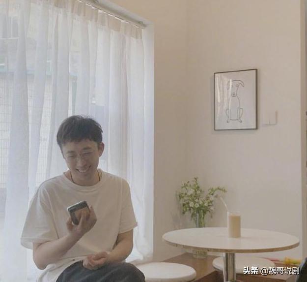 于正晒baby小龙女扮相后秒删，后发文回应：以后尽量闭嘴低调