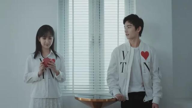 杨洋杨紫七夕限定广告片！杨紫衣服太丑，不妨碍偶像片氛围