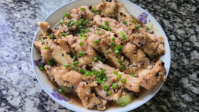 鱼肉这样做味道更香，做法简单又营养，我家经常吃的一道家常菜