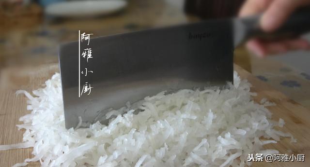 想吃水煎包再也不用去买了，按照这个方法做，薄皮大馅好吃极了