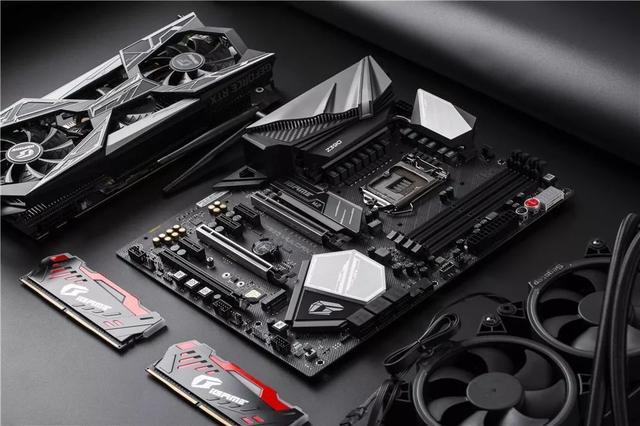 一键超频炫酷RGB灯效！七彩虹iGame Z390 Vulcan X主板评测