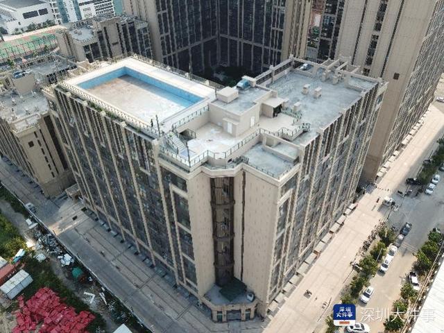 深圳一楼盘在楼顶违建大型游泳池，对业主谎称赠送，被罚228万