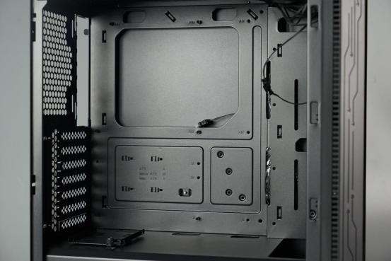 极具视觉冲击力！航嘉GX560S机箱评测