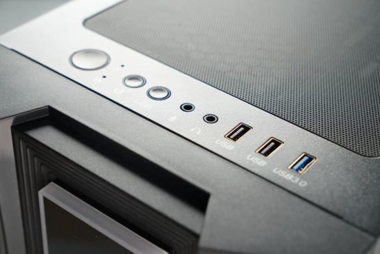 极具视觉冲击力！航嘉GX560S机箱评测