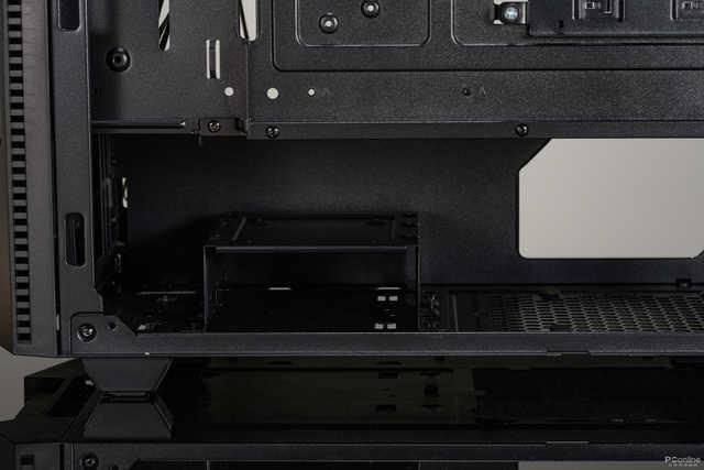 半侧透又贵又丑？200块的全景侧透机箱了解一下