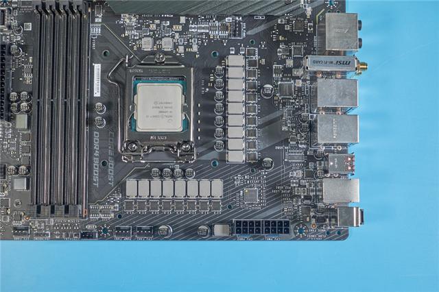 内存超频能力依旧拔群！微星MEG Z490 ACE主板评测