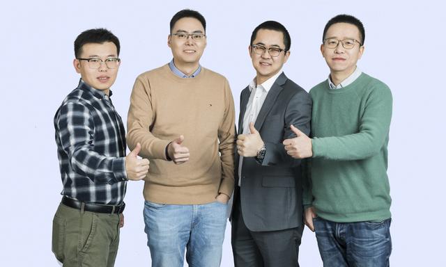 4个年轻人，一起创业8年，再难也没放弃，今年
