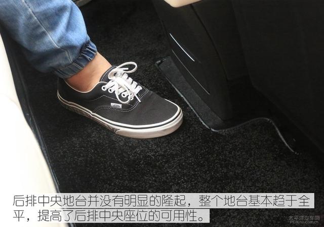 油电通吃的轿跑 实拍赛力斯5四驱高性能版
