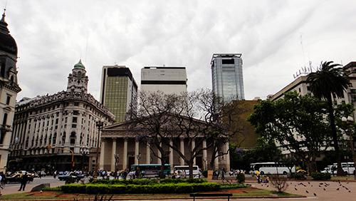 欠债3000亿美元，被踢出发达国家阵营…世界第七