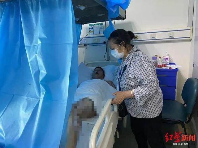 房东悄悄往租客账户打了10万元，原因令人感动