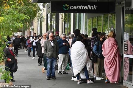 求职者每周补贴两千多，人们不想工作了