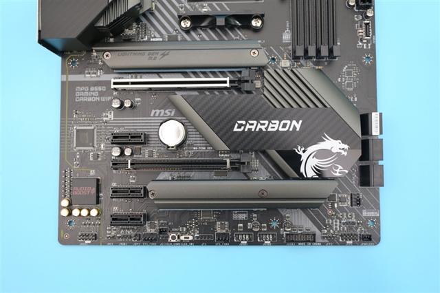 甚至还要略强于顶级的X570主板！微星MPG B550 GAMING CARBON WIFI评测