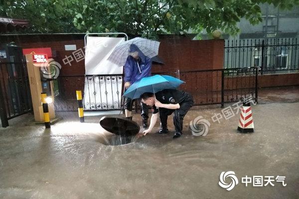 重庆现“冰火两重天”今后三天多地仍有暴雨