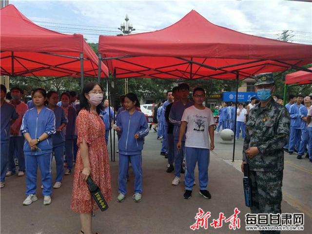 秦州区开展应急演练 确保防疫高考两不误