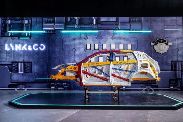 领克06大型“翻车”现场，到底什么才是“真”安全？