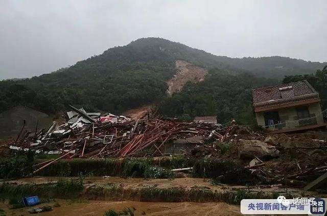 “鱼再大，也没命大！”新安江水库首次9孔全开泄洪，有人在“农夫山泉”里捞“千岛湖胖头鱼”……