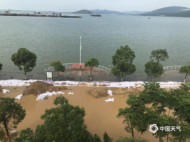 江西受持续强降雨影响 鄱阳湖及周边河流水位超警戒线