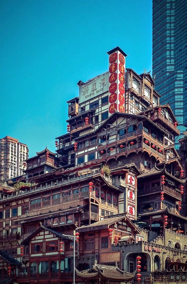重庆48小时 |在这座火辣的城市里，体验它的5D魔幻感