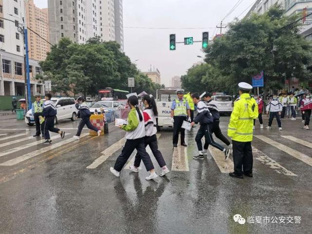 加油，少年！——临夏市公安局交警大队全力护航中考