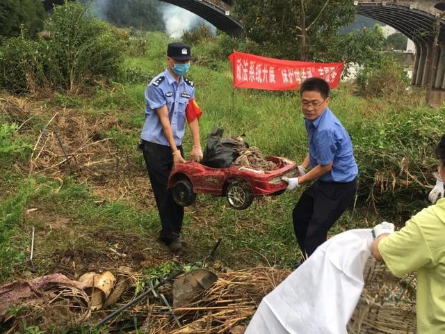 安徽黃山：“檢察藍(lán)”奏響清淤集結(jié)號！