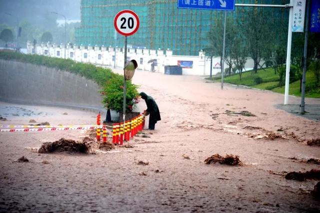 重庆|渝中警讯丨闻“汛”而动 重庆警方开启“抗洪”模式