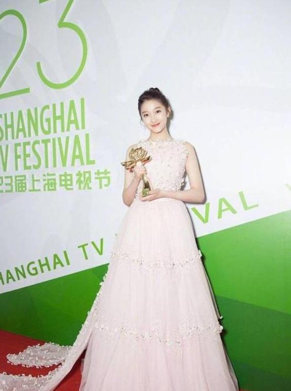 关晓彤 | 名义上的一番是种什么体验？