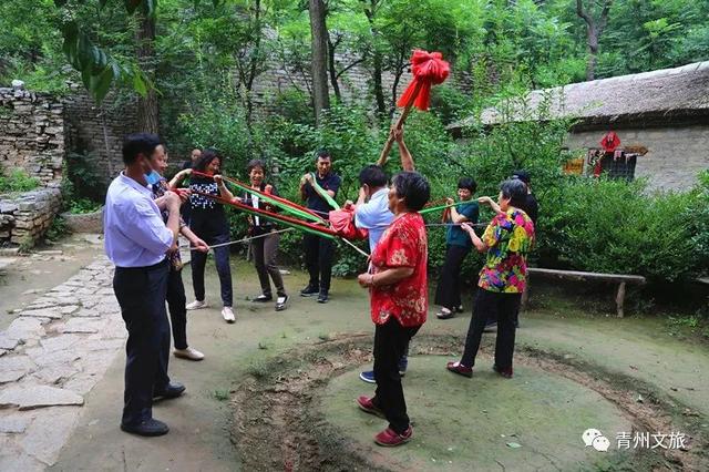 江苏省山东商会会长黄江波一行来青考察