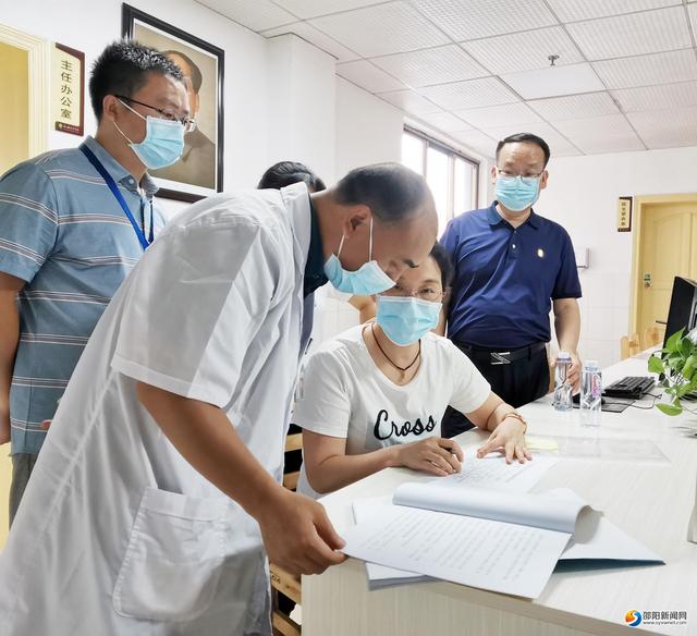 省中医药管理局督查隆回县中医医院省级中医重点专科建设工作