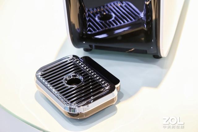 可口山泉水随意享 碧水源智能水吧D768评测