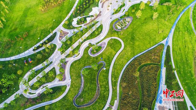 四川遂宁：航拍城市湿地美景如画