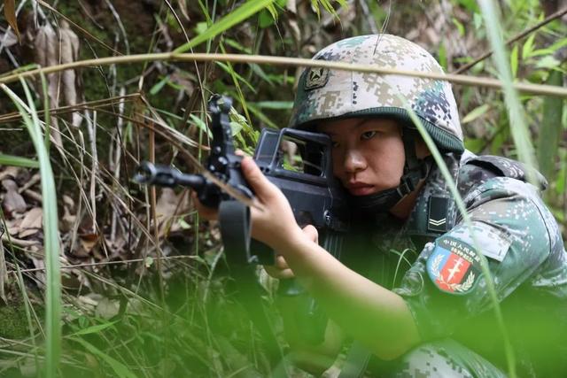 「强军精武河南兵」白莎：20岁“女枪王”出炉记