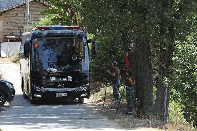 江西乐安杀人嫌犯姐姐发声：劝弟自首