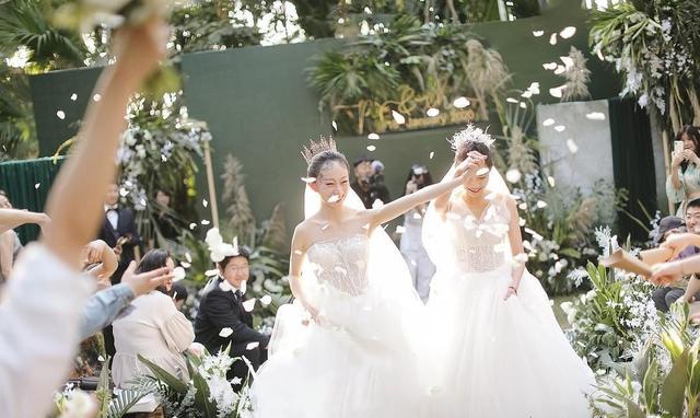 杨丽萍徒弟水月同性婚姻：按照喜欢的方式走着