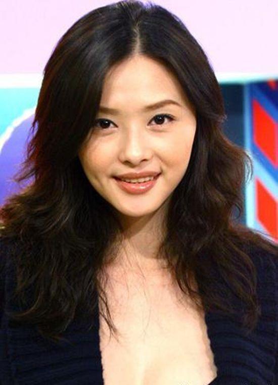 44岁的萧淑慎被小15岁的老公嫌弃，在镜头面前她数次落泪