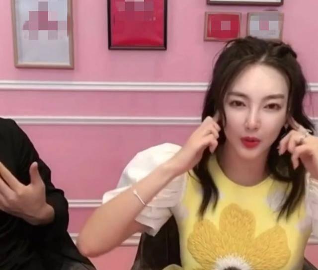 辛巴直播为张雨绮涨粉卖力，豪掷七百万引争执