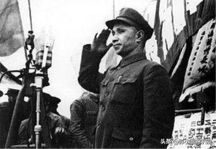 他是国民党名将，曾经打败粟裕，因为一张纸被