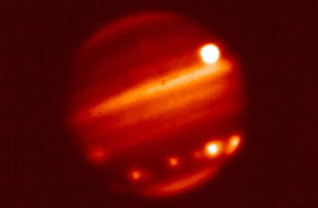 流浪地球中点燃木星成功的几率已被证明为零，为什么最后成功了