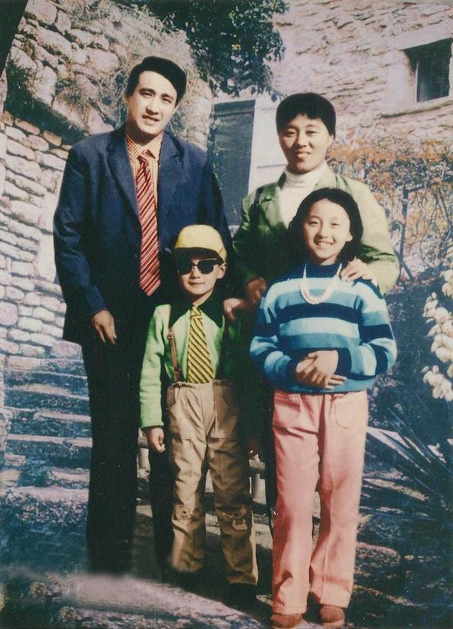 佟大为身后：卧床35年不能动弹的父亲，眼中常年