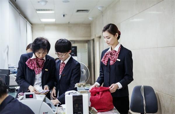 年利率4.5%的定存没人存？银行员工诉苦：现在的