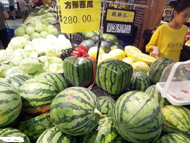 从农户到消费者，西瓜价格翻了十倍，比药品更